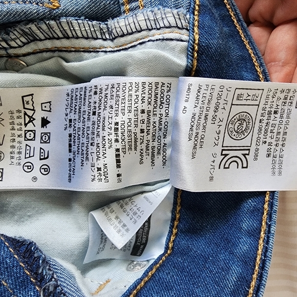 Levi's 721 Vintage High Rise Skinny, US 26, Medium Wash - Picture 9 of 10